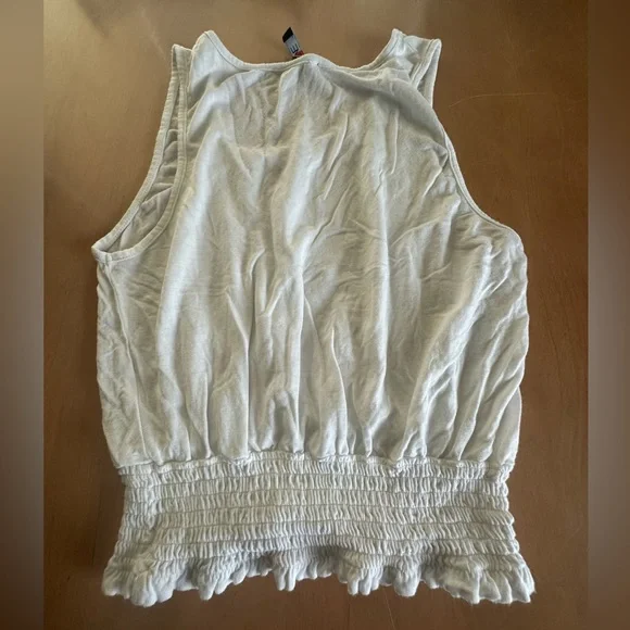 Camisole 🤍 - Picture 4 of 5